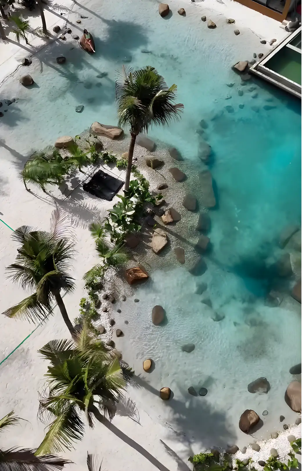 piscina estilo praia